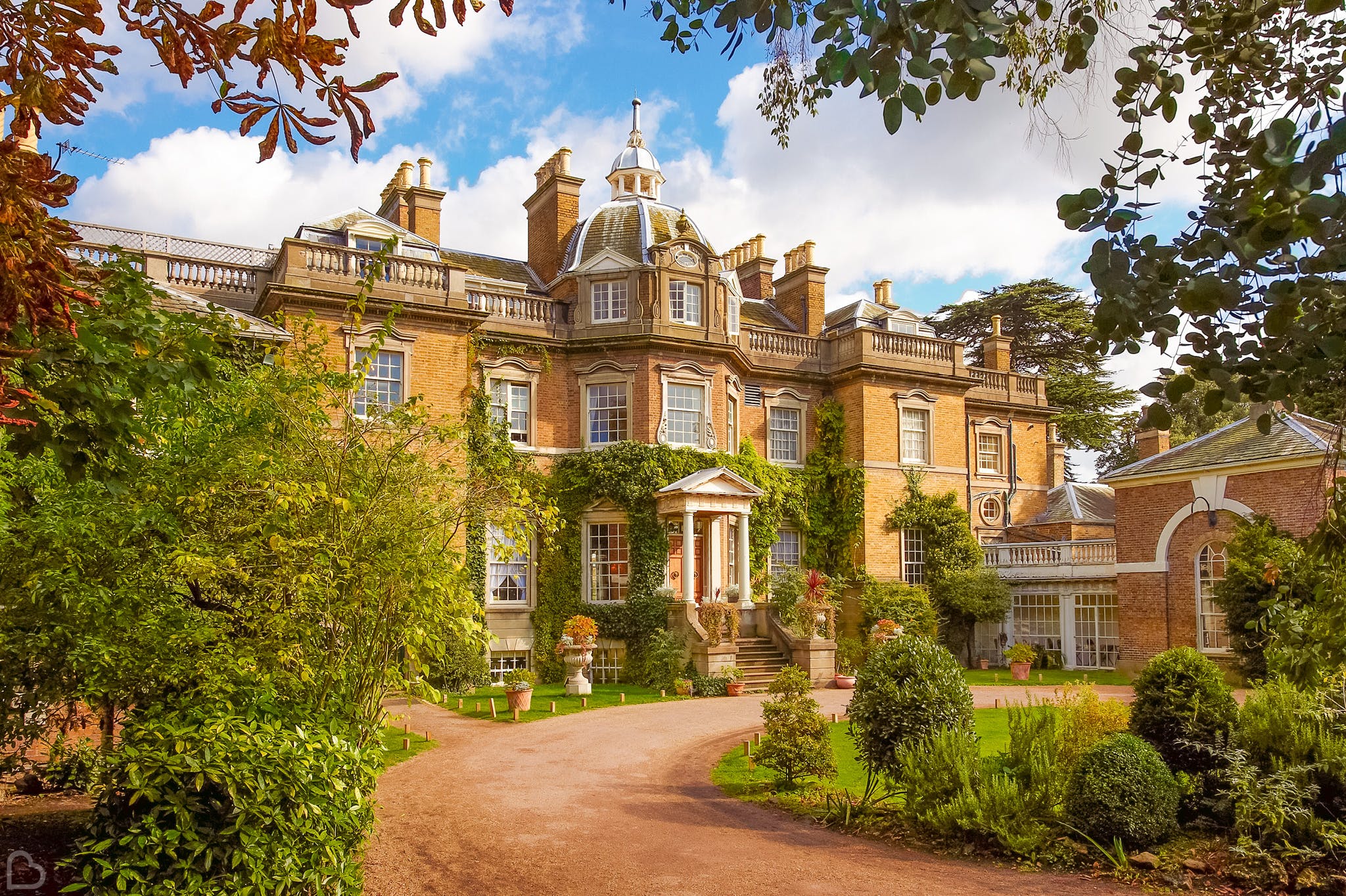 hampton court house surrey