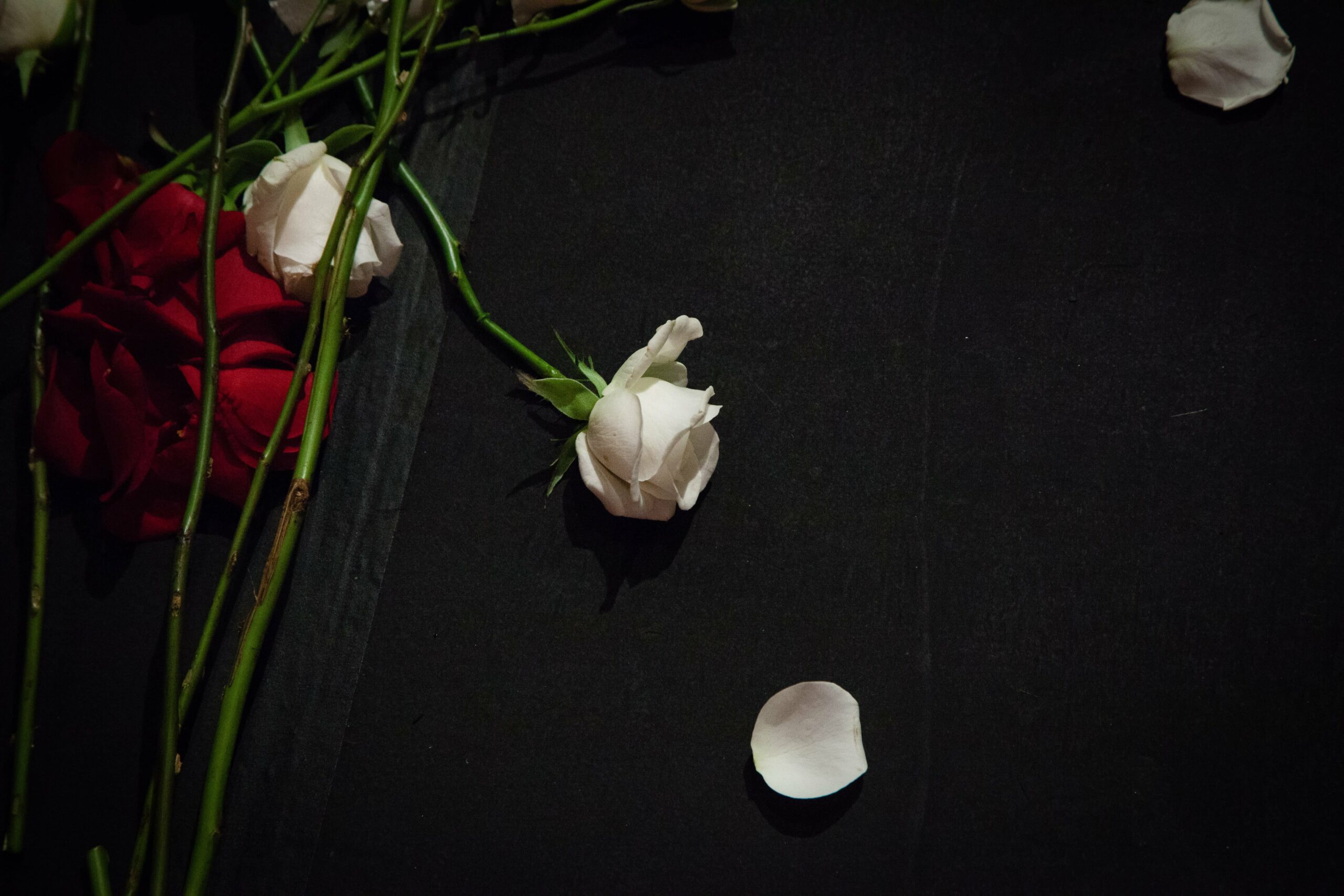 Bridebook.co.uk leftover rose confetti