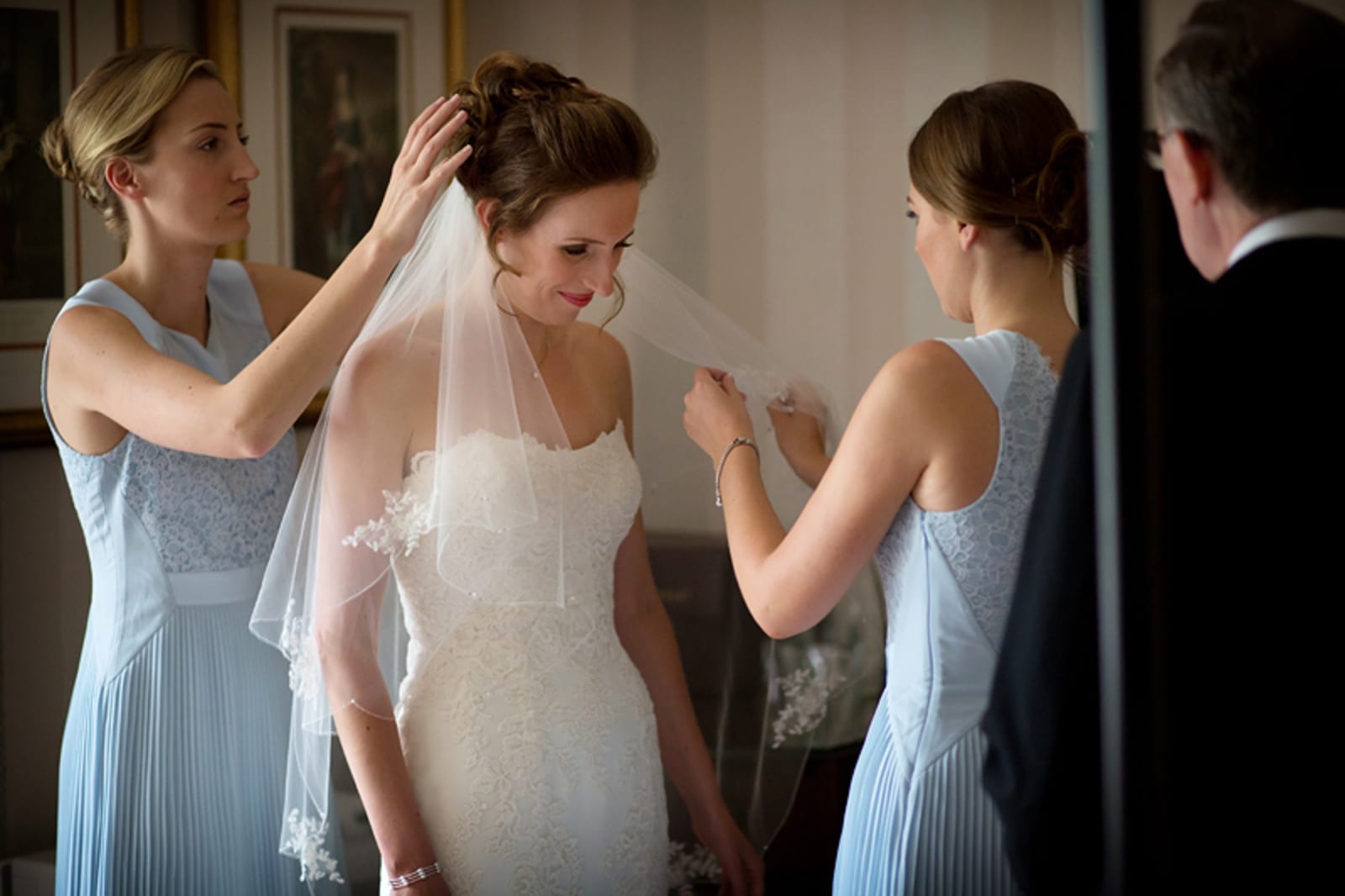 South East | Buckinghamshire | Maidenhead | Summer | Classic | Elegant | Blue | Pastels | Country House | Real Wedding | Guy Hearn Photography #Bridebook #RealWedding #WeddingIdeas Bridebook.co.uk 