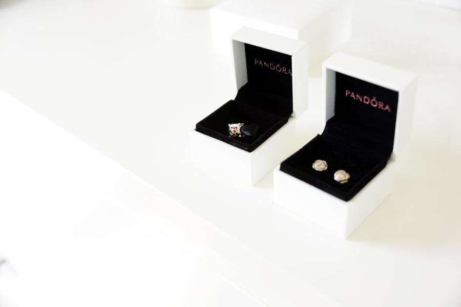 South West | Cornwall | Porthtowan | Autumn | Coastal | DIY | Blue | White | Bar | Real Wedding | Helen Court Photography #Bridebook #RealWedding #WeddingIdeas Bridebook.co.uk