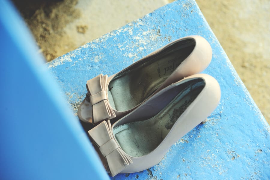 South West | Cornwall | Porthtowan | Autumn | Coastal | DIY | Blue | White | Bar | Real Wedding | Helen Court Photography #Bridebook #RealWedding #WeddingIdeas Bridebook.co.uk