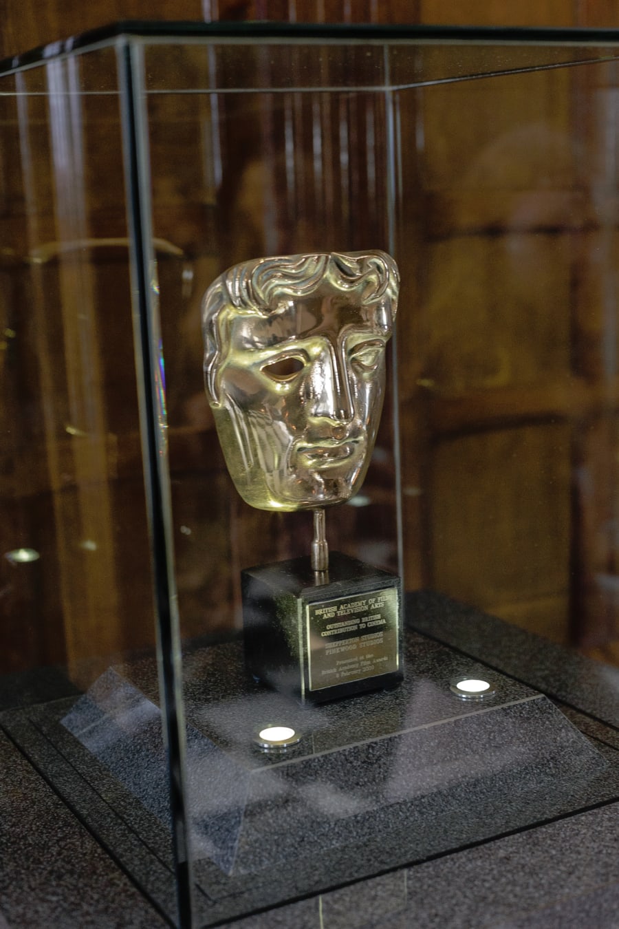 South East | Surrey | Shepperton | Summer | DIY | Classic | Country |Lavender | Gold | Film Studios | Manor House | Real Wedding | Graham Mansfield #Bridebook #RealWedding #WeddingIdeas Bridebook.co.uk 