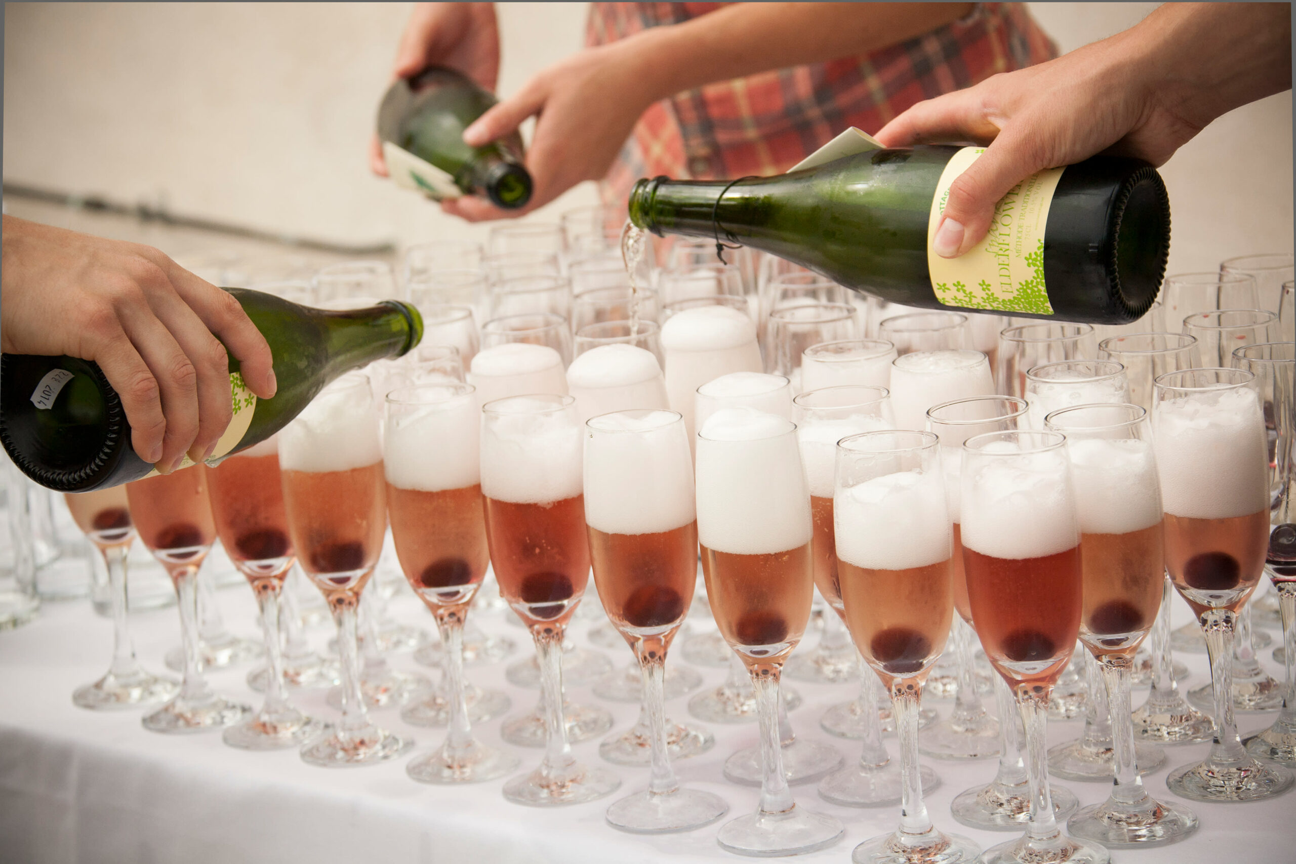 Bridebook.co.uk wedding champagne being served