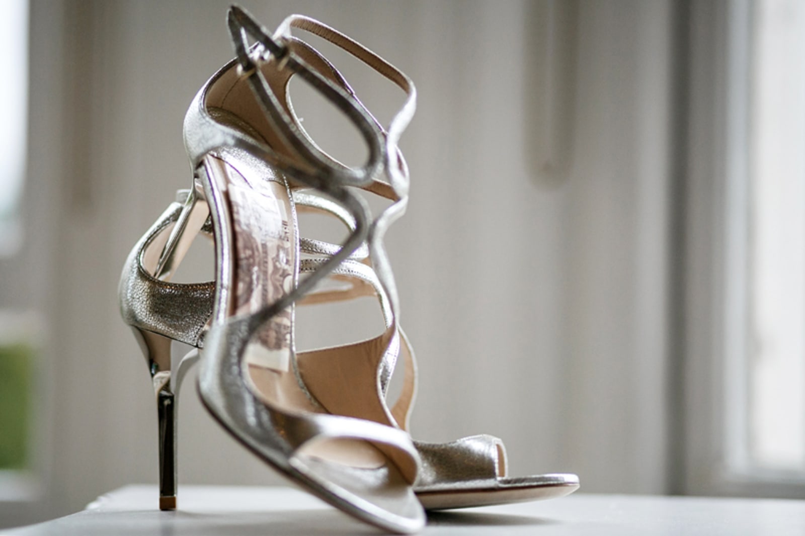 South East | Buckinghamshire | Maidenhead | Autumn | Classic | Neutrals | Pink | Country House | Real Wedding | Guy Hearn Photography #Bridebook #RealWedding #WeddingIdeas Bridebook.co.uk