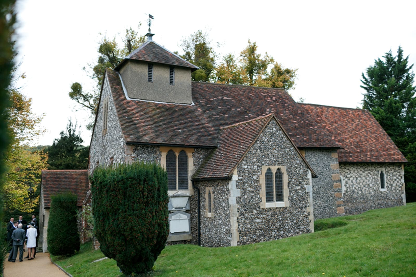 South East | Buckinghamshire | Maidenhead | Autumn | Classic | Neutrals | Pink | Country House | Real Wedding | Guy Hearn Photography #Bridebook #RealWedding #WeddingIdeas Bridebook.co.uk