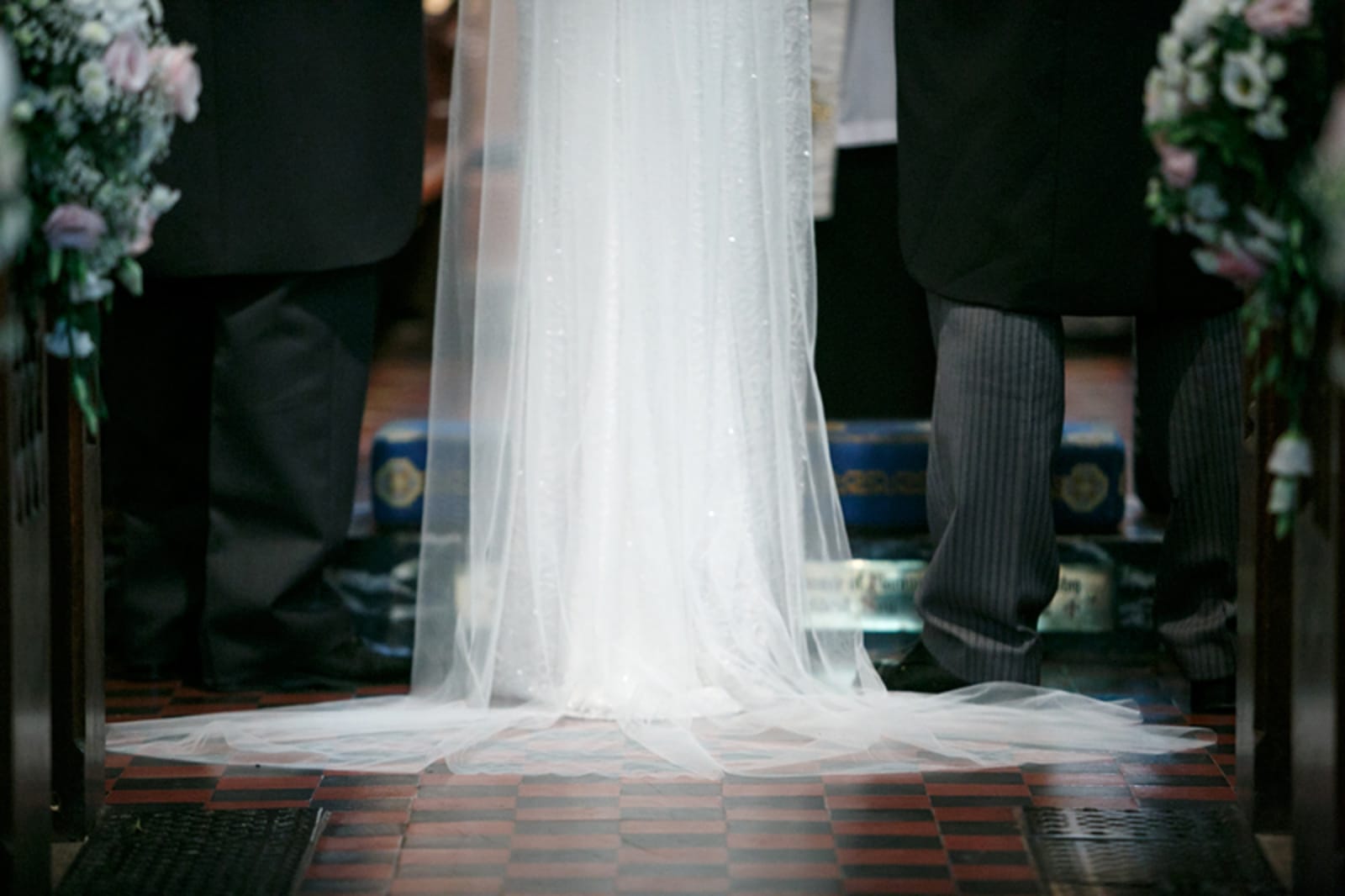 South East | Buckinghamshire | Maidenhead | Autumn | Classic | Neutrals | Pink | Country House | Real Wedding | Guy Hearn Photography #Bridebook #RealWedding #WeddingIdeas Bridebook.co.uk