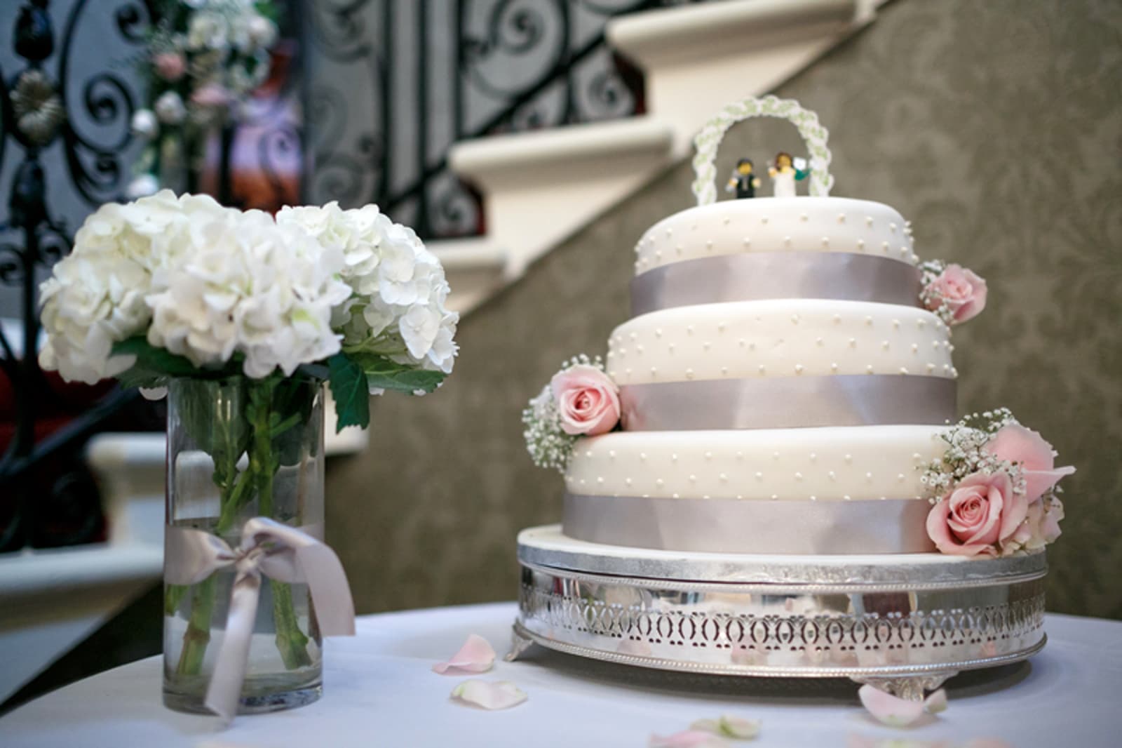 South East | Buckinghamshire | Maidenhead | Autumn | Classic | Neutrals | Pink | Country House | Real Wedding | Guy Hearn Photography #Bridebook #RealWedding #WeddingIdeas Bridebook.co.uk