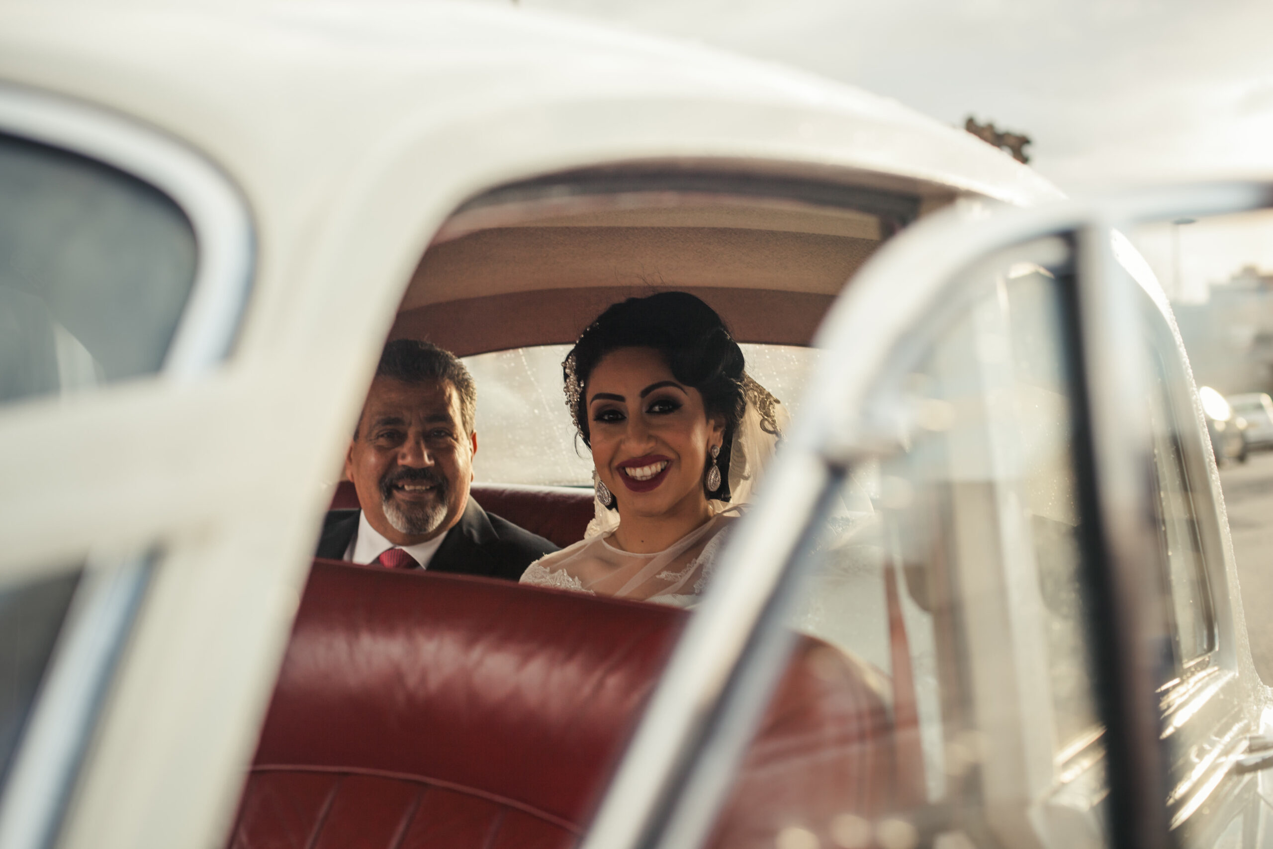Real Wedding | Purple | Red | City | Hotel | London | London Eye | Hajley Photography #Bridebook #RealWedding #WeddingIdeas #LondonEye Bridebook.co.uk