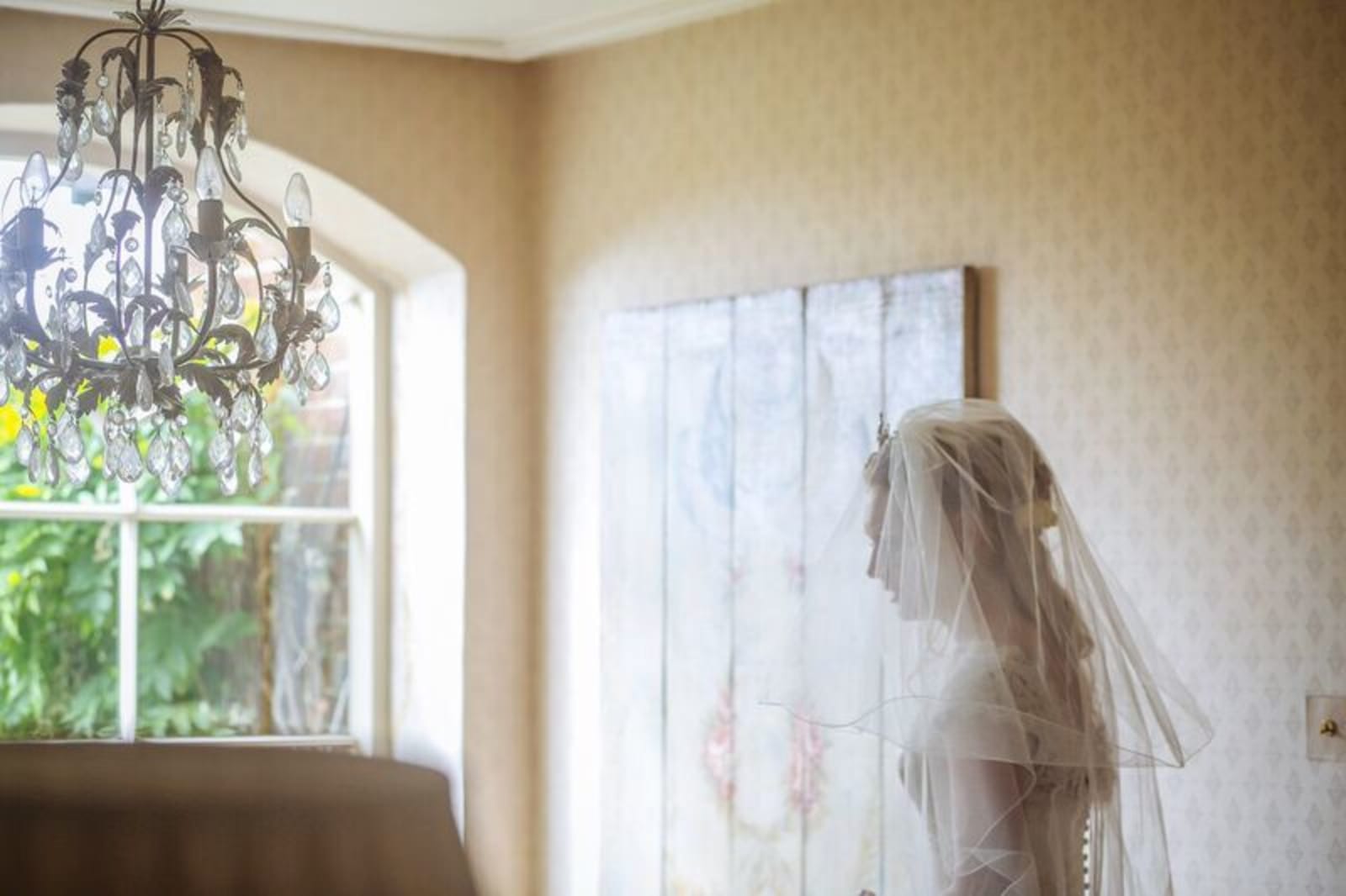 Summer | Country | Garden | Neutrals | Gold | Marquee | Real Wedding | Haijley Photography #Bridebook #RealWedding #WeddingIdeas Bridebook.co.uk