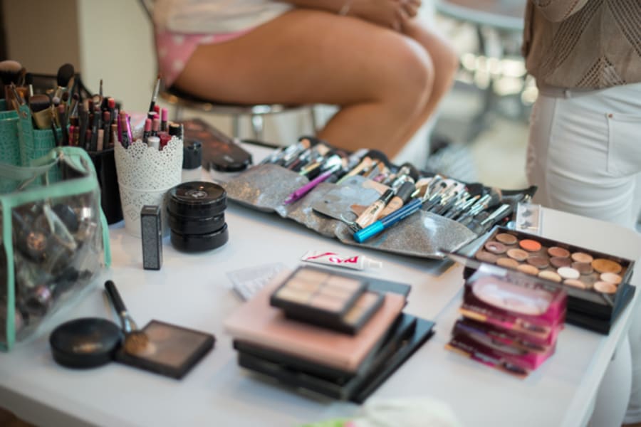 West Midlands | Staffordshire | Summer | Glamorous | Helicopter | Pink | Gold | Country House | Real Wedding | Kayleigh Pope #Bridebook #RealWedding #WeddingIdeas Bridebook.co.uk