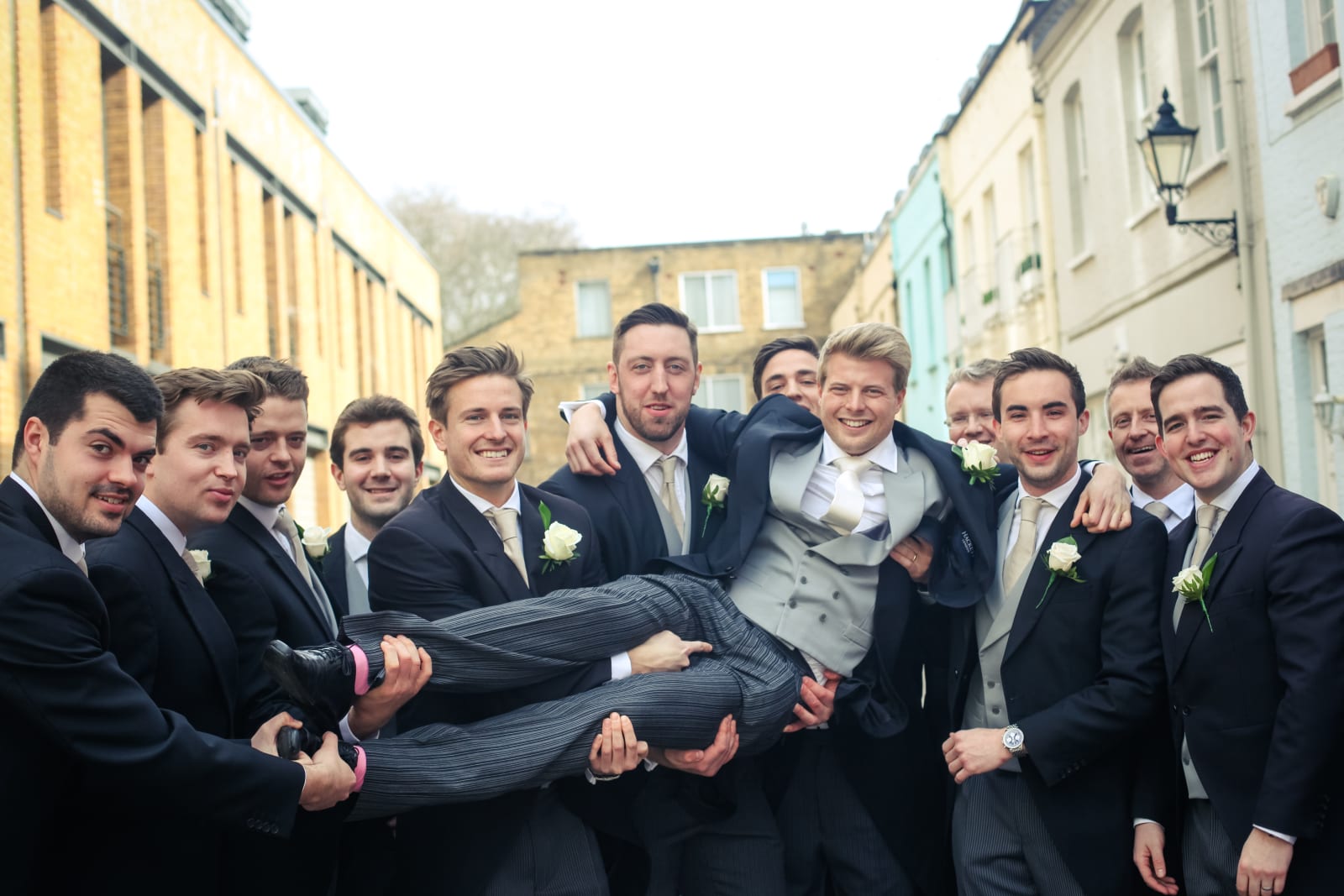 South East | Greater London | London | Autumn | Classic | Elegant | White | Gold | City Hotel | Real Wedding | Hajley Photography #Bridebook #RealWedding #WeddingIdeas Bridebook.co.uk 