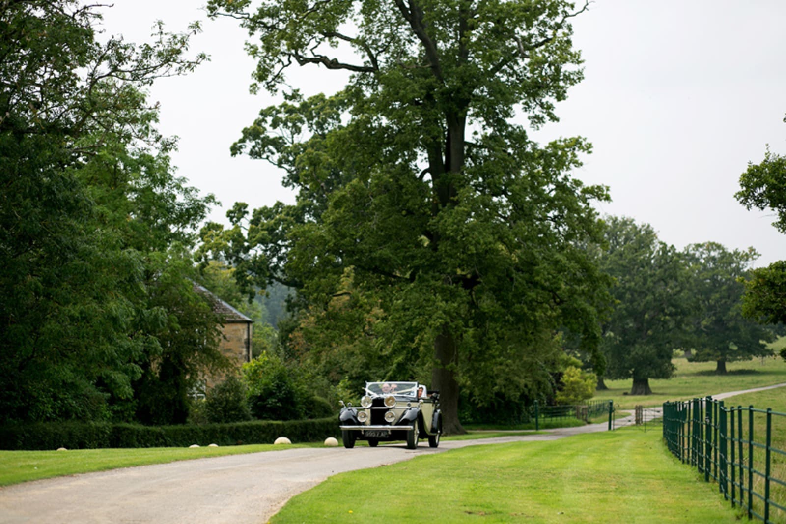 outh East | Oxfordshire | Banbury | Autumn | Classic | Purple |  | Country House | Real Wedding | Guy Hearn Photography #Bridebook #RealWedding #WeddingIdeas Bridebook.co.uk 
