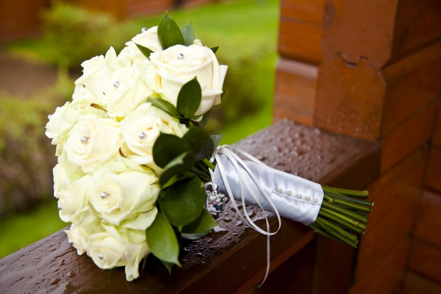 Scotland | Renfrewshire | Bishopton | Autumn | Classic | Modern | Blue | Cream | Country Club | Real Wedding | Sheila Galvin #Bridebook #RealWedding #WeddingIdeas Bridebook.co.uk