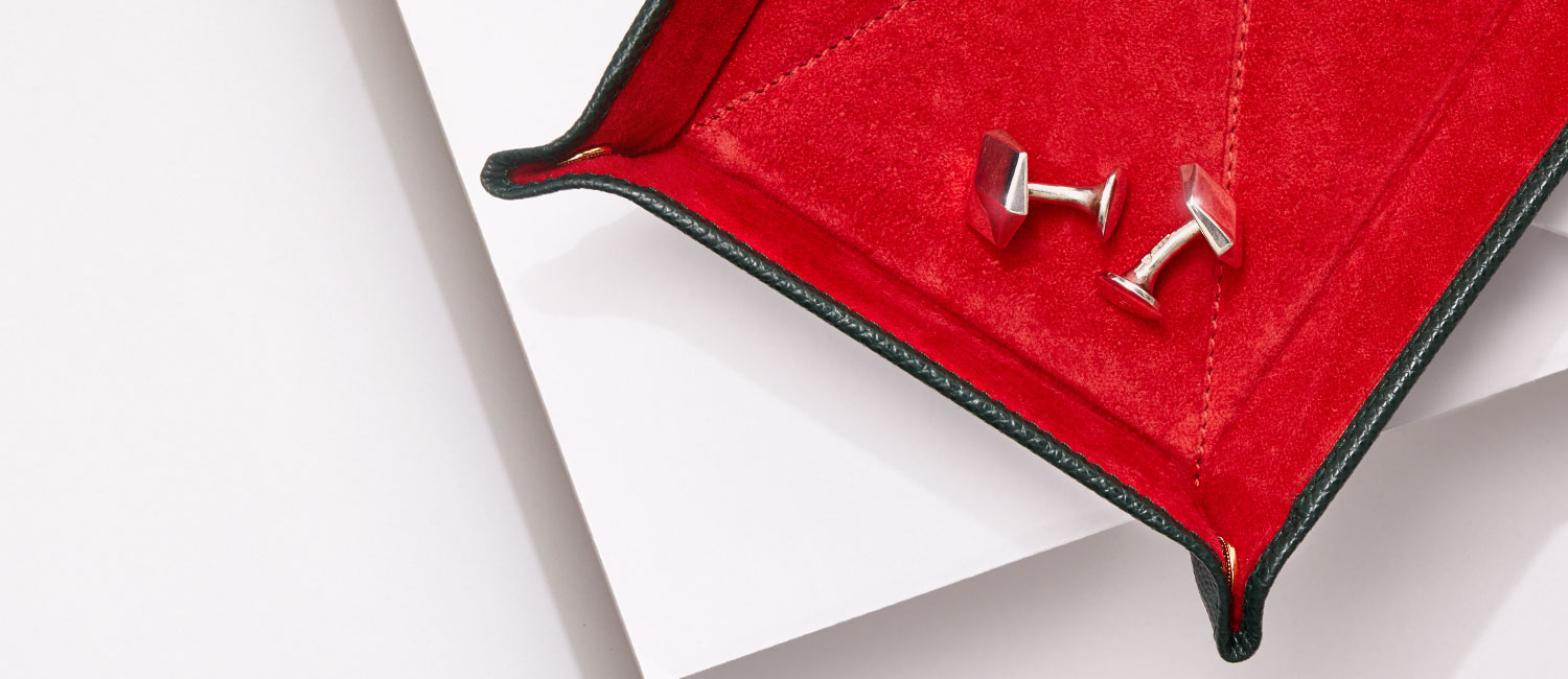 Bridebook.co.uk cufflinks for grooms