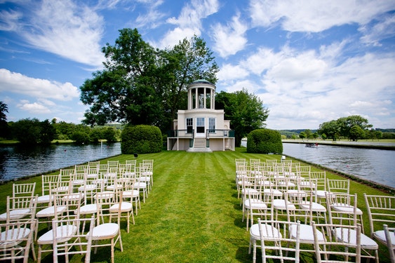 Temple Island wedding venue in oxfordshire 