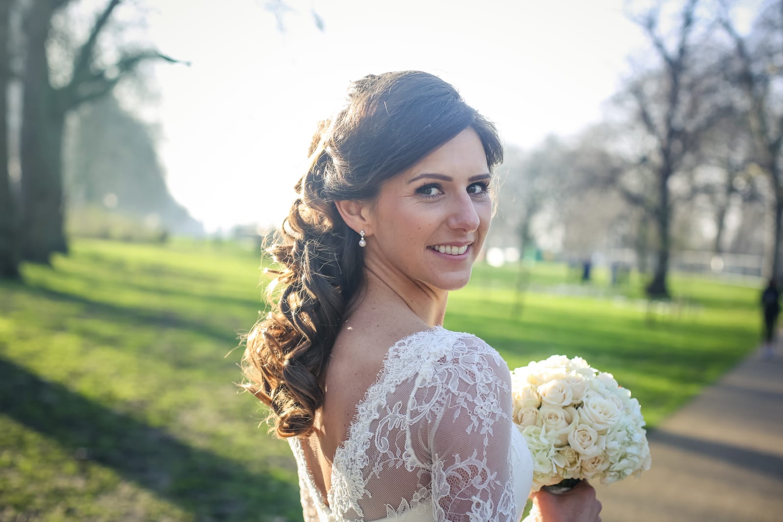 South East | Greater London | London | Autumn | Classic | Elegant | White | Gold | City Hotel | Real Wedding | Hajley Photography #Bridebook #RealWedding #WeddingIdeas Bridebook.co.uk 