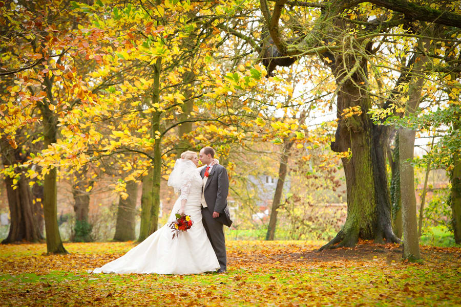 South East | Norfolk | Beccles | Autumn | DIY | Classic | Orange | Brown | Barn | Real Wedding | Si Grand Photography #Bridebook #RealWedding #WeddingIdeas Bridebook.co.uk 