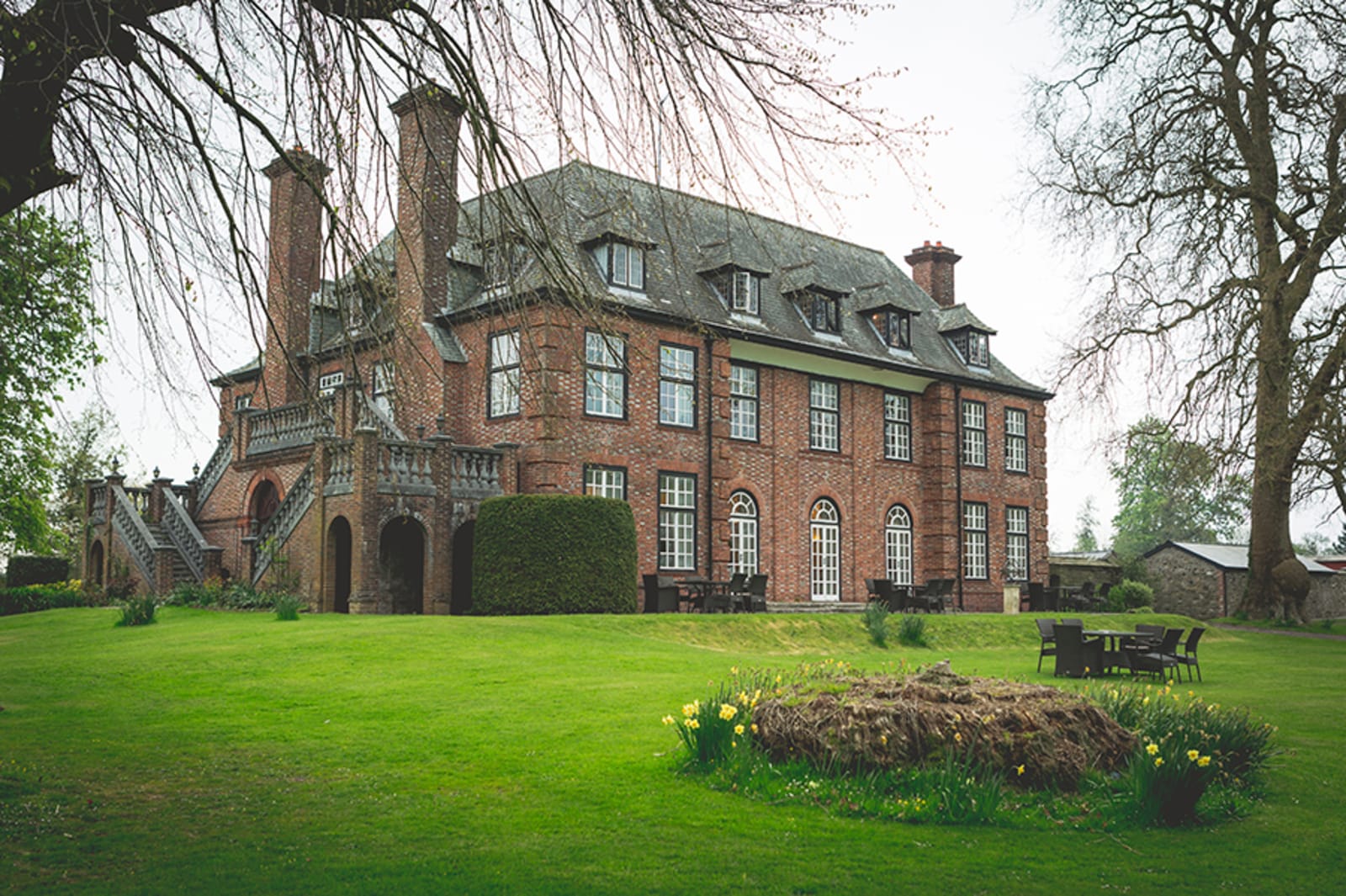 Abergavenny | Scotland | Monmouthshire | Abergavenny | Summer | Classic | Military | Yellow | Manor House | Real Wedding | Art By Design Photography #Bridebook #RealWedding #WeddingIdeas Bridebook.co.uk