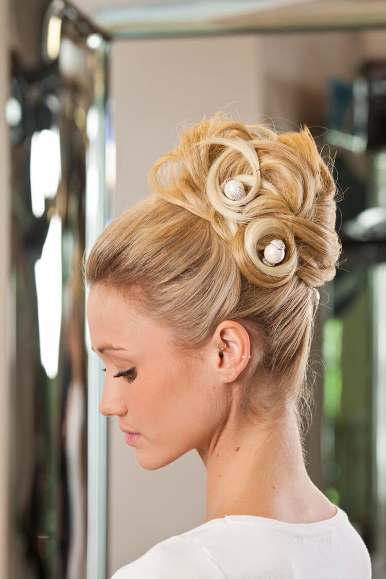 bridebook.co.uk Richard Ward blonde hairstyling