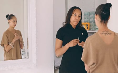 Bridebook.co.uk sian dellar with a client