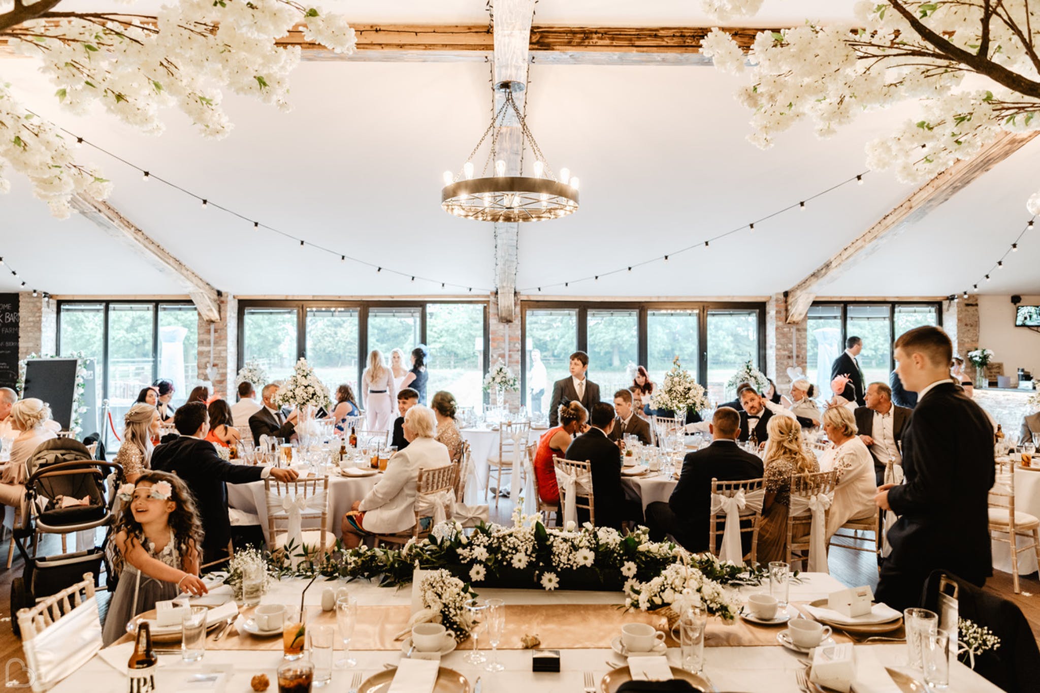 wedding lunch at villa farm venue