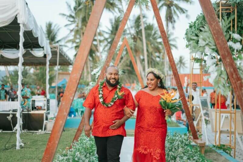 Couple de mariés à Hawai