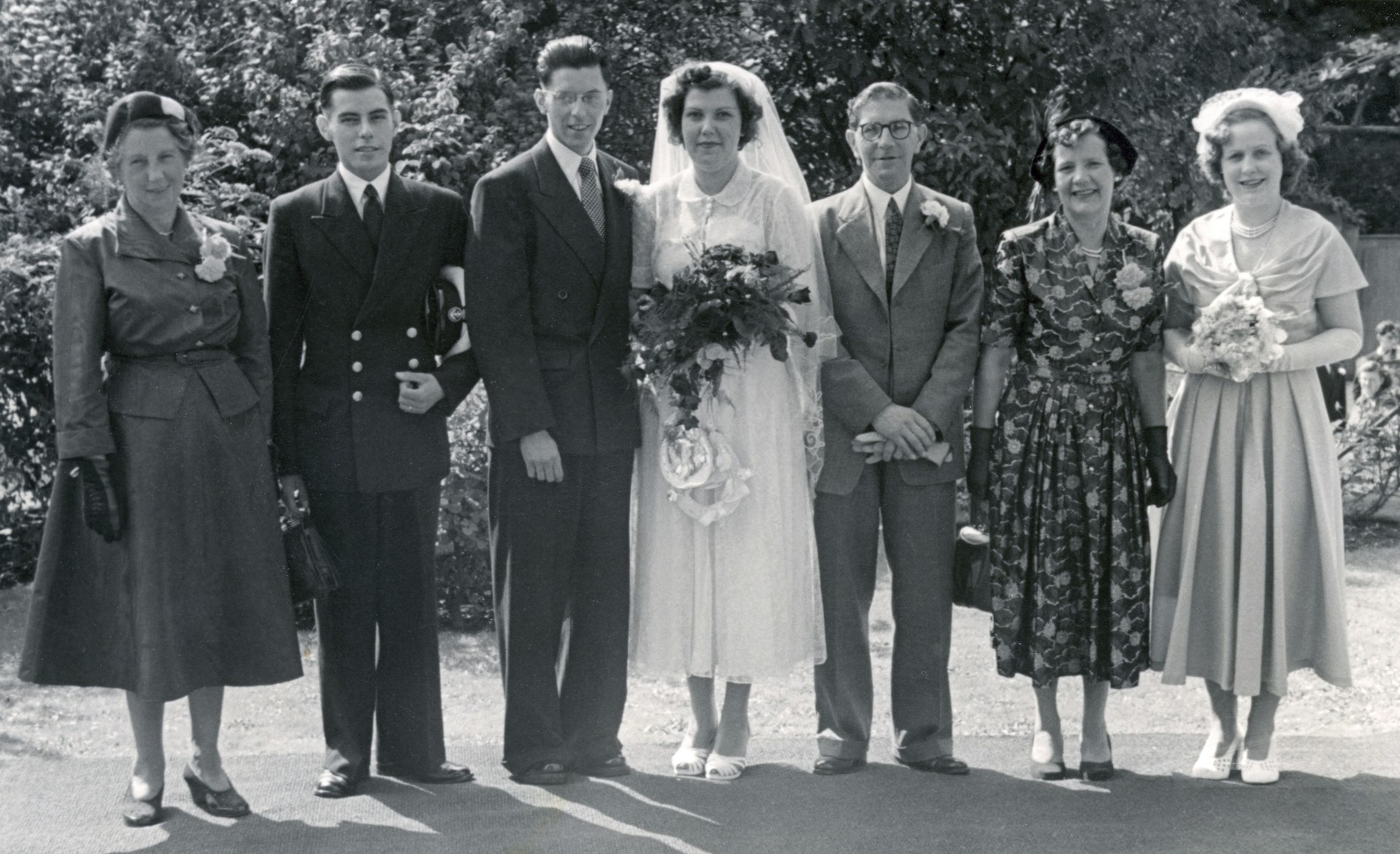 Schwarz-Weiß-Aufnahme einer Hochzeit