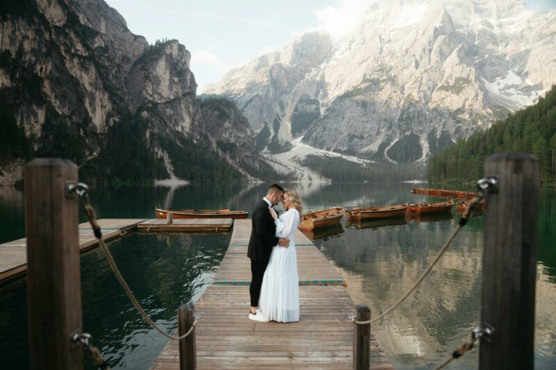 Married couple in a mountain landscape