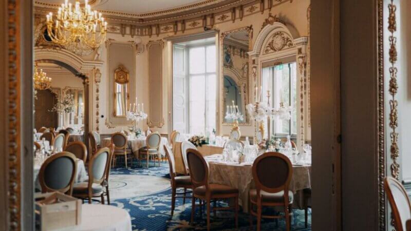 Salle de mariage dans un château ou manoir