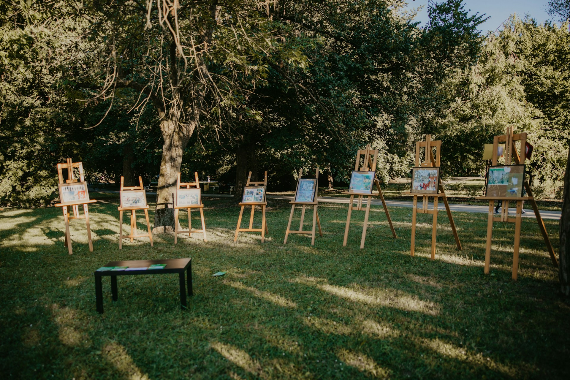 Leinwände im Grünen